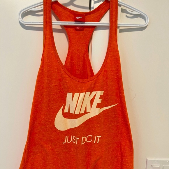 Nike tank top. Racer back. Size medium. Never worn - Picture 1 of 2